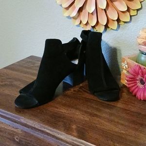 Nine West Shooties